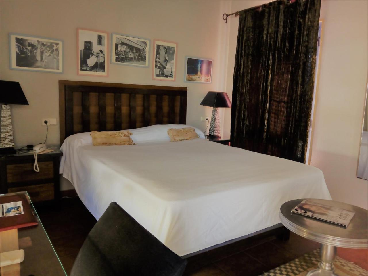 Hotel Utopia Benalup-Casas Viejas Eksteriør billede